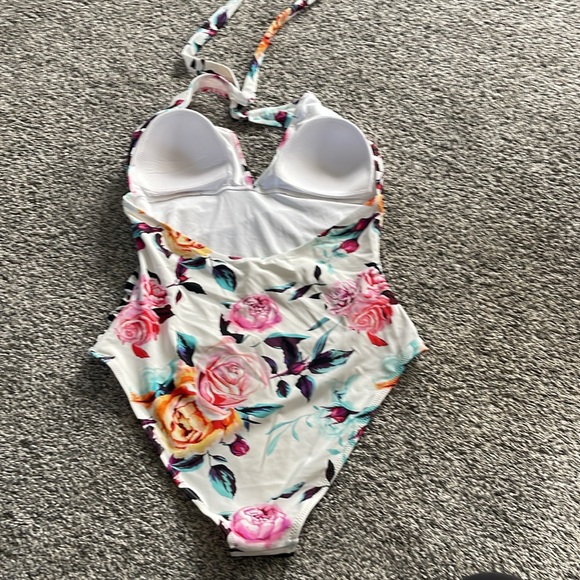 Cupshe floral print halter suit - Picture 2 of 2